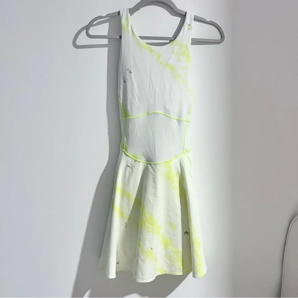 LULULEMON Court Crush Dress Cross Court Wash Electric Lemon Multi Electric Lemon